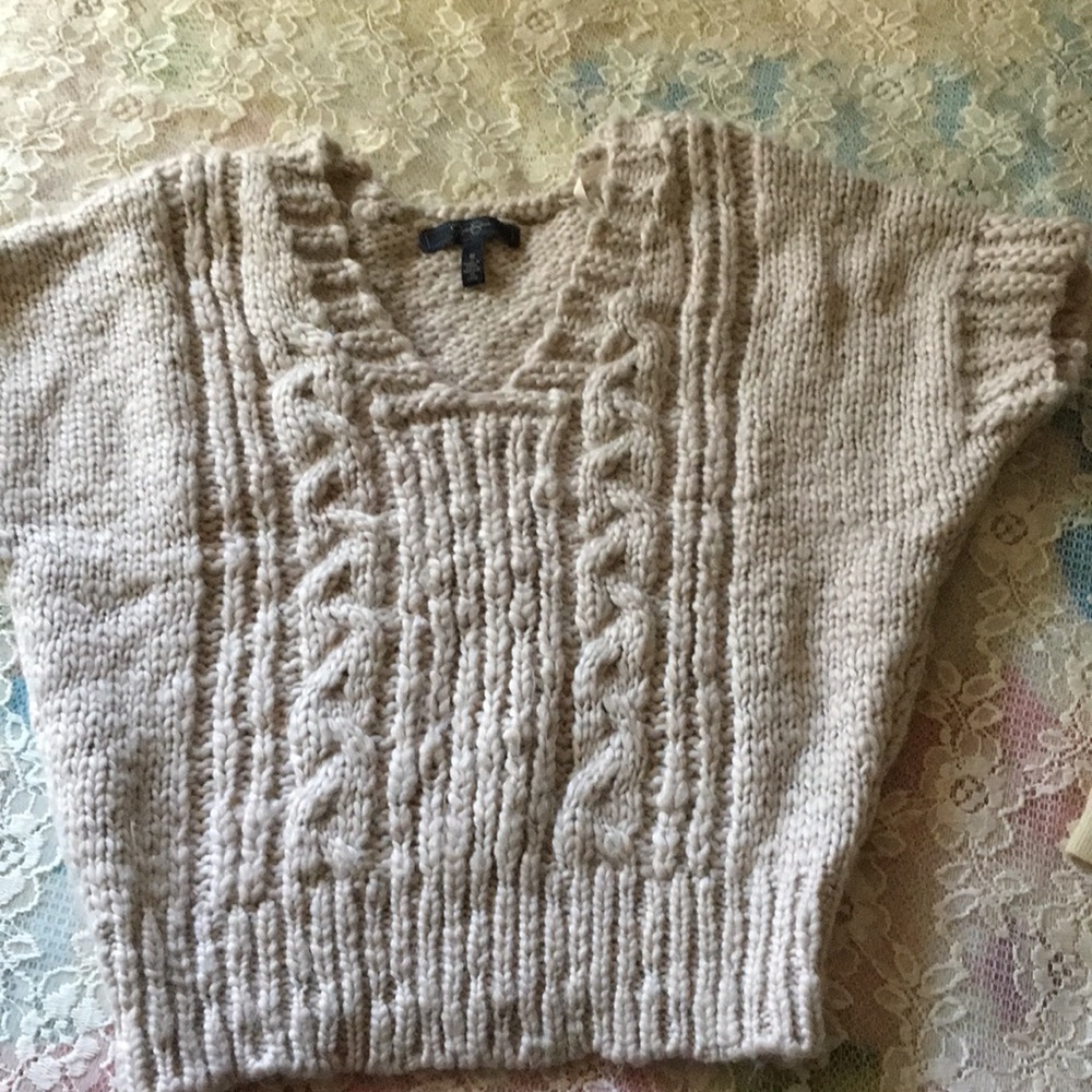 Sweaters - Picture 7 of 8